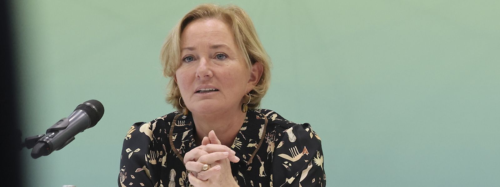 «Le gouvernement met à disposition une enveloppe de 44 millions d'euros» pour l'indemnisation des gardes, indique Paulette Lenert.