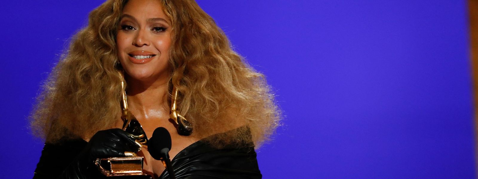 Beyoncé wurde zum 28. Mal mit einem Grammy  gekürt. Sie hat mehr Preise als jede andere weibliche Musikerin in der Geschichte der Grammys bekommen.