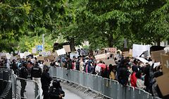 Lokales, demo virun US ambassade, George Floyd, foto: Chris Karaba/Luxemburger Wort