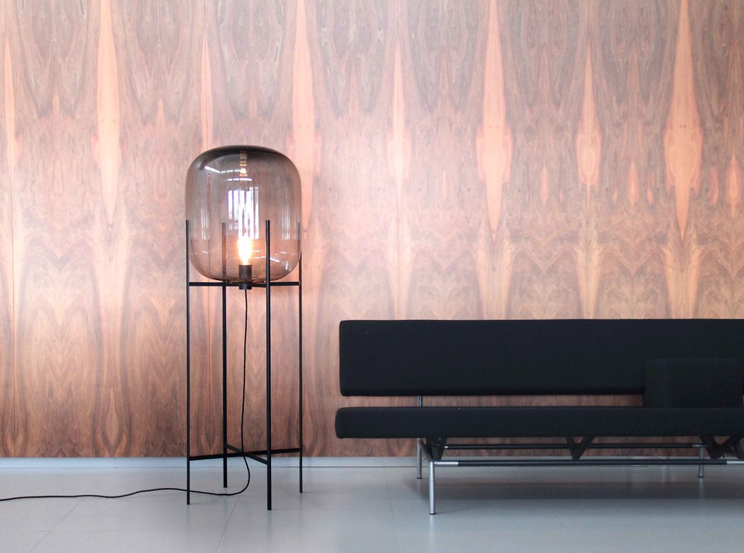 Der gläserne Körper der Oda-Leuchte von Designer Sebastian Herkner ist das Maximum, was ein Glasbläser fertigen kann.