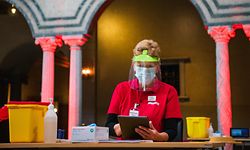 Centro de vacinação covid-19 na Suécia, onde habitualmente é entregue o Prémio Nobel. Suécia e Dinamarca preparam-se para introduzir o passaporte de vacinação.