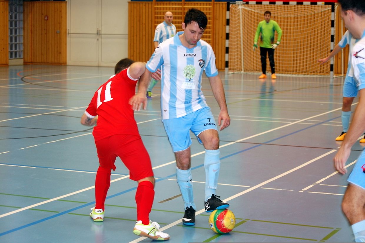 Ruben Ascençao (FC Differdange 03) et Nuno Amorim (58 Boys Garnich)