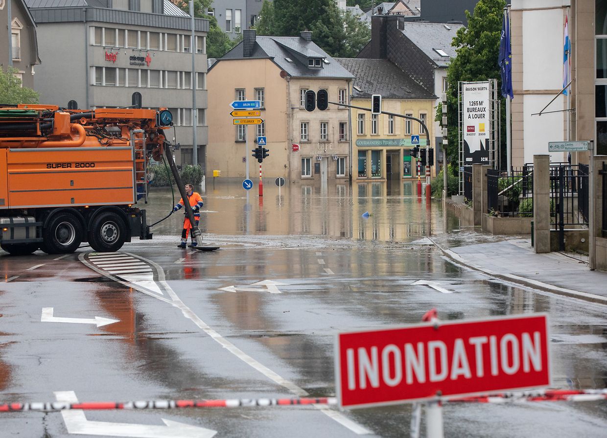Hochwasser nach Starkregen , Place Dargent ,Eich, Foto:Guy Jallay/Luxemburger Wort