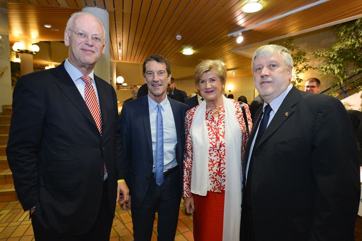Rudolf Scharping (Bund Deutscher Radfahrer), Eugène Berger, Simone Beissel (Sportschöffin der Stadt Luxemburg) und FSCL-Generalsekretär Ed Buchette
