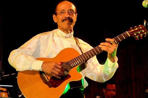 O guitarrista cabo-verdiano Armando Tito