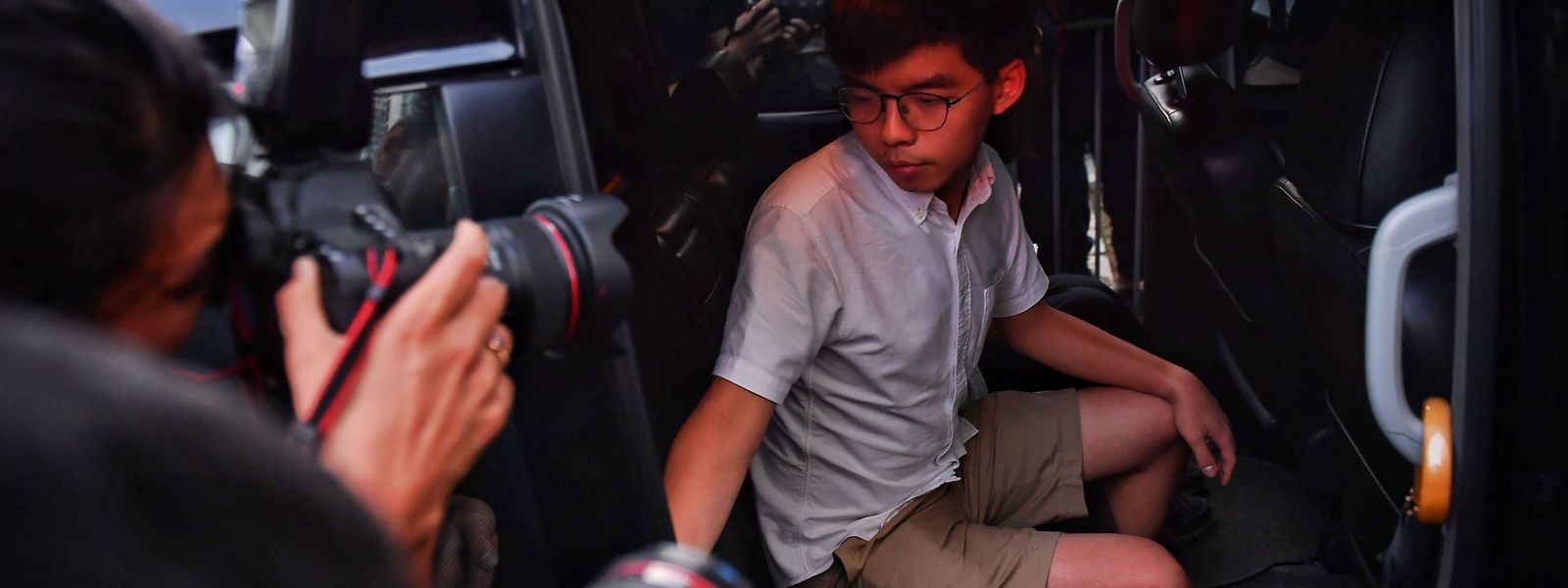 Joshua Wong und Agnes Chow wurden nach kurzer Haft wieder entlassen.