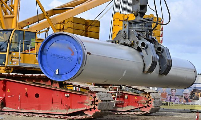 German Chancellor Olaf Scholz said on Tuesday that he was suspending the Nord Stream 2 pipeline project with Russia 