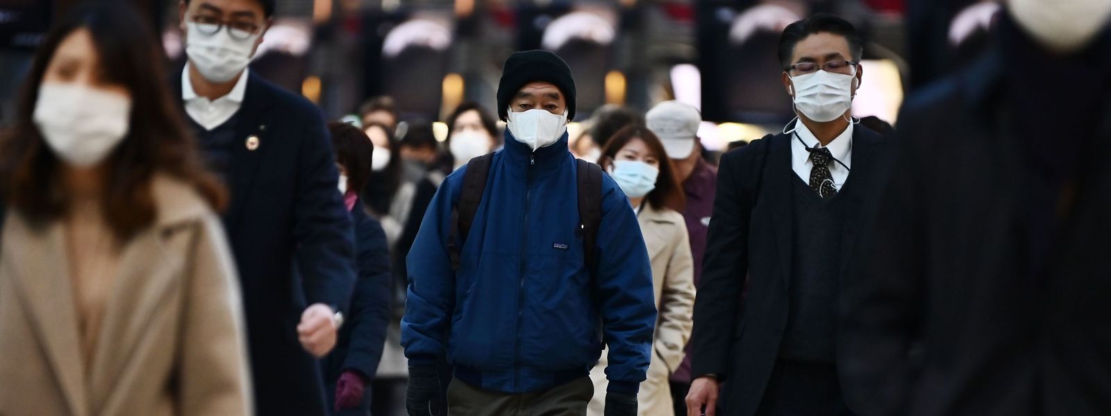 Près de 79.000 personnes ont jusqu'ici été contaminées en Chine, dont 2.788 mortellement. Le coronavirus touche également une cinquantaine d'autres pays, avec un bilan de plus de 4.000 contaminations et plus de 60 morts. 