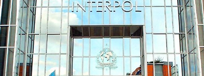 A Interpol procura actualmente 24 portugueses, incluindo um cidadão português de 52 anos a pedido das autoridades do Luxemburgo