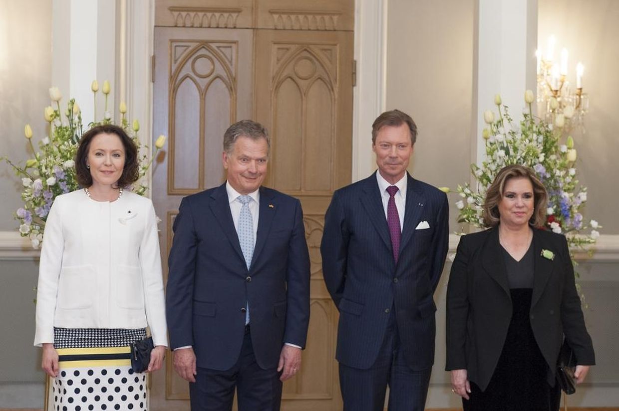 Jenni Haukio, Sauli Niinistö und das großherzogliche Paar im Präsidentenpalast von Helsinki.