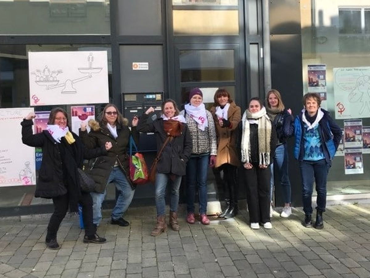 A l'occasion du 8 mars, les femmes de Vie féminine Luxembourg ont investi les vitrines vides du centre piétonnier d'Arlon.