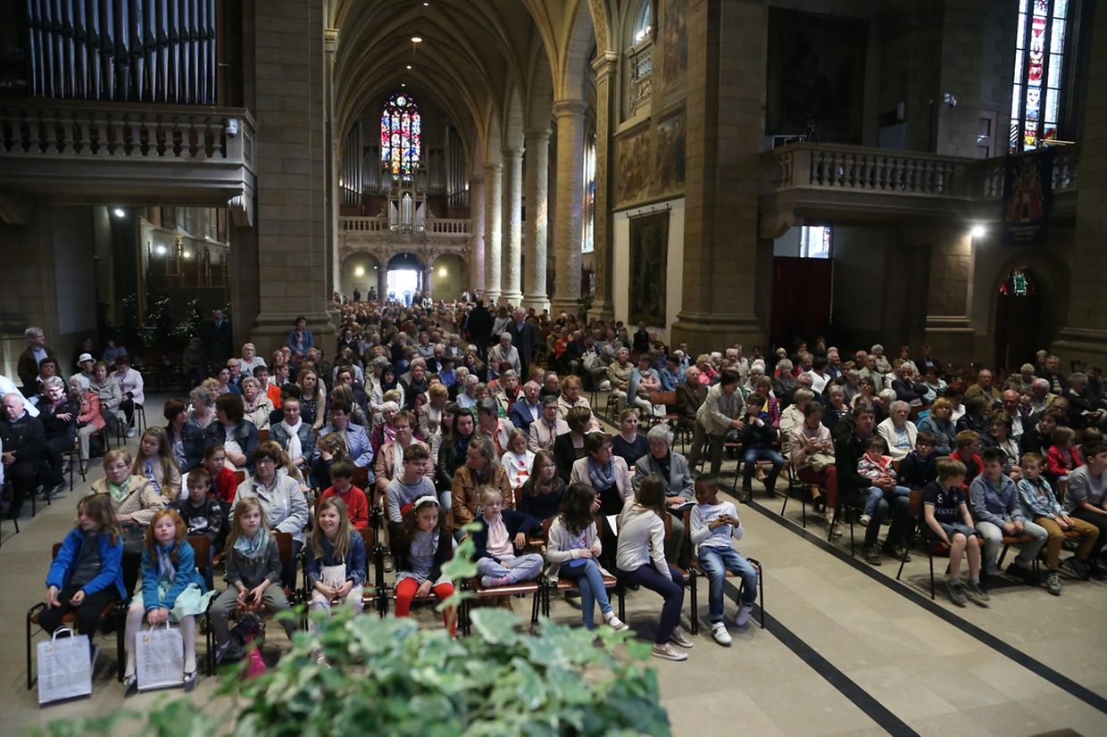 Messe für die neuen Pfarreien: “ Atertdall Sainte-Claire “ (Ospern) & “ Rammerech Saint-Valentin “ (Rambrouch).