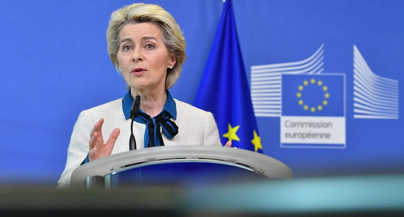 European Commission President Ursula von der Leyen delivers a statement on the Commission's proposals on the topic of "REPowerEU, defence investment gaps and the relief reconstruction of Ukraine" at the EU headquarters in Brussels on May 18, 2022. - EU chief Ursula von der Leyen proposed extra aid to Ukraine this year of up to nine billion euros ($9.5 billion) to help it cope with the ravages of war. (Photo by JOHN THYS / AFP)