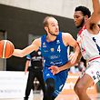 Philippe Gutenkauf (Etzella l.) gegen Bob Melcher (Racing r.) / Basketball, Total League Männer, Racing - Etzella / 04.10.2020 / Luxemburg / Foto: Christian Kemp