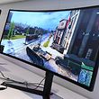 ARCHIV - Zum Themendienst-Bericht von Maximilian Konrad vom 30. Mai 2019: Curved-Monitore haben einen nach innen gewölbten Bildschirm und sind etwa bei Computerspielern beliebt. Foto: Franziska Gabbert/dpa-tmn - Honorarfrei nur für Bezieher des dpa-Themendienstes +++ dpa-Themendienst +++