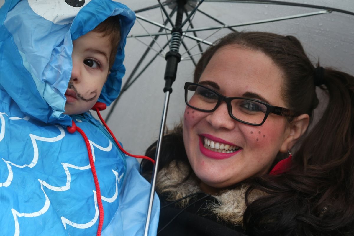 Am Sonntag sind die Karnevalisten durch die Straßen von Schifflingen gezogen. 
