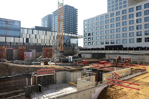 Niemand mehr da: Wie auf der Großbaustelle in Cloche d'Or geht nirgendwo im Land mehr etwas voran.