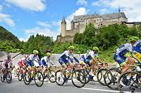 Die Fahrer in Vianden - 3. Etappe - Mondorf/Diekirch - Skoda Tour de Luxembourg 2019 - Foto: Serge Waldbillig