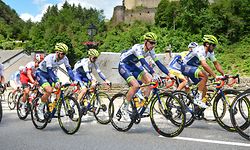 Die Fahrer in Vianden - 3. Etappe - Mondorf/Diekirch - Skoda Tour de Luxembourg 2019 - Foto: Serge Waldbillig
