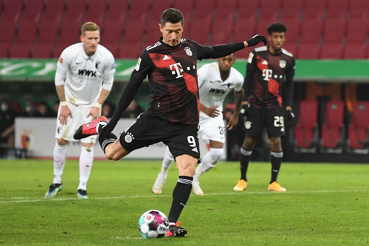 Robert Lewandowski traf vom Elfmeterpunkt.