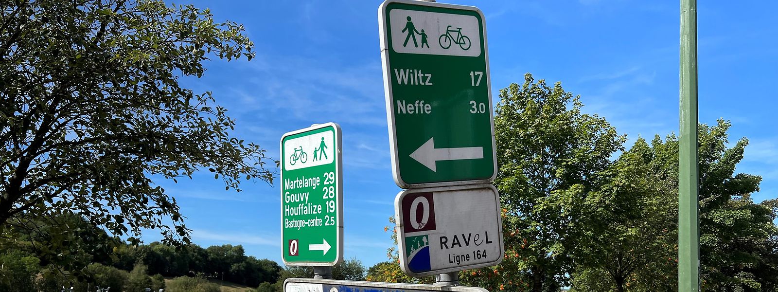 Depuis Bastogne, il vous faudra parcourir une petite vingtaine de kilomètres pour rejoindre Wiltz, au Luxembourg.
