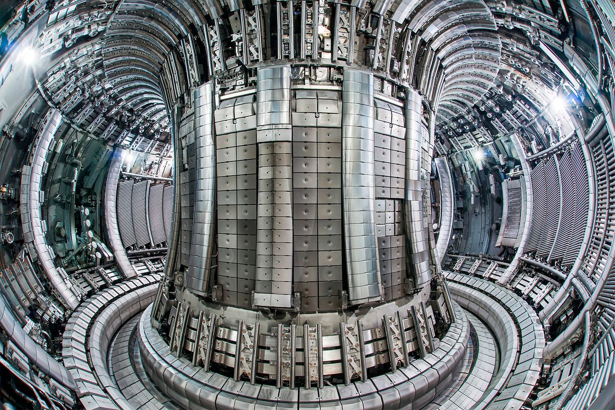 Fusão nuclear realizou-se no Joint European Torus (JET), um laboratório experimental em Oxfordshire, no Reino Unido. 