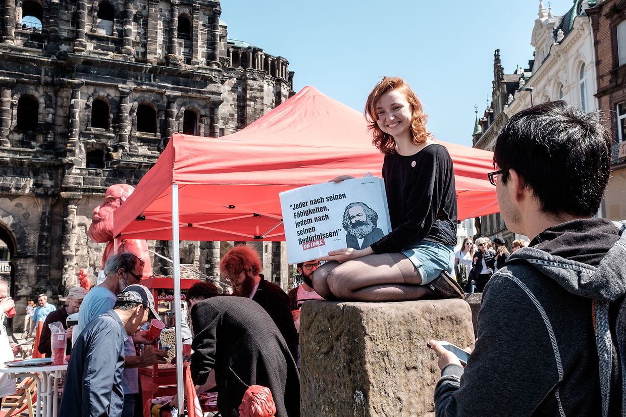 In Trier fanden am Samstag mehrere Demonstrationen statt. Die einen Teilnehmer waren für, die anderen gegen die Ehrung von Karl Marx. 
