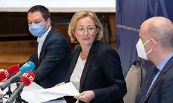 IPO , Min Sante Villa Louvigny , PK Sante Large Scale Testing , Covid-19 , Sars-Cov-2 , Corona , vlnr Thomas Dentzer , Paulette Lenert , Paul Wilmes Foto:Guy Jallay/Luxemburger Wort