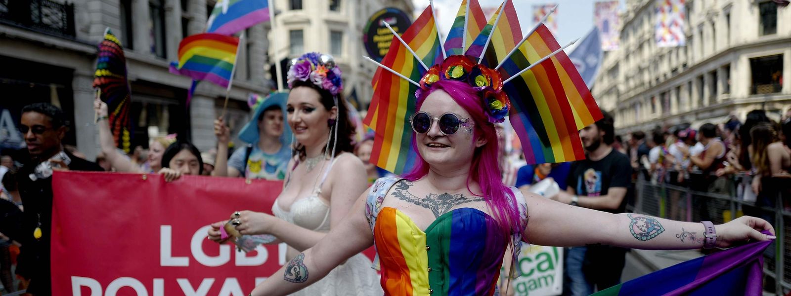 Mitglieder der Lesbian-Gay-Bisexual-Transgender-Community (LGBT) feierten am Samstag in den Straßen von London.