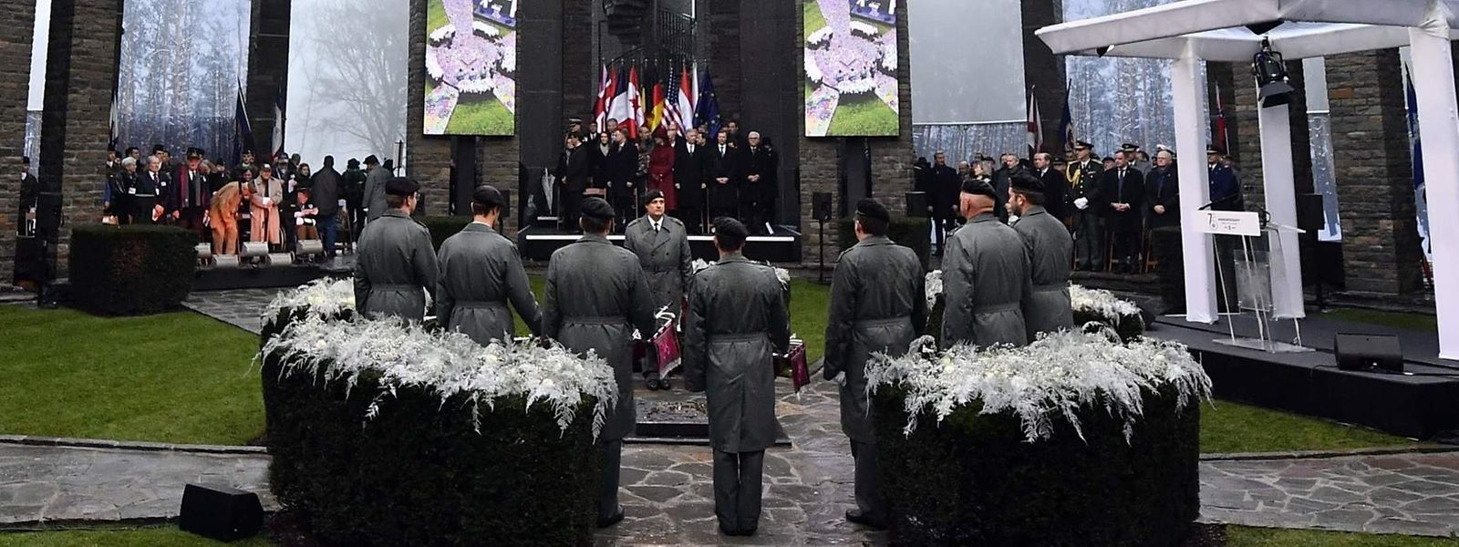 Gedenkzeremonie am Mardasson Memorial in Bastogne.