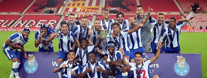 O FC Porto é o detentor do troféu da Premier League International Cup em futebol. 