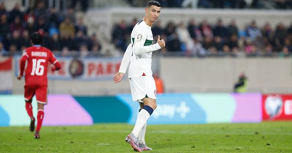 A special gift presented to Cristiano Ronaldo by Gerson Rodrigues.