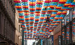 O Umbrella Sky Project em Estocolmo