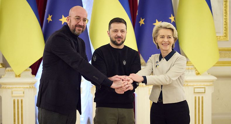 This handout picture taken and released by the Ukrainian Presidential press-service on February 3, 2023, shows European Council President Charles Michel (L), Ukrainian President Volodymyr Zelensky (C), European Commission President Ursula von der Leyen (R) posing during an EU-Ukraine summit in Kyiv. and European Commission President Ursula von der Leyen taking part in a meeting of the European Commission and Ukraine's government, in Kyiv. (Photo by Ukrainian presidential press-service / AFP) / RESTRICTED TO EDITORIAL USE - MANDATORY CREDIT "AFP PHOTO / Ukrainian Presidential press-service " - NO MARKETING NO ADVERTISING CAMPAIGNS - DISTRIBUTED AS A SERVICE TO CLIENTS