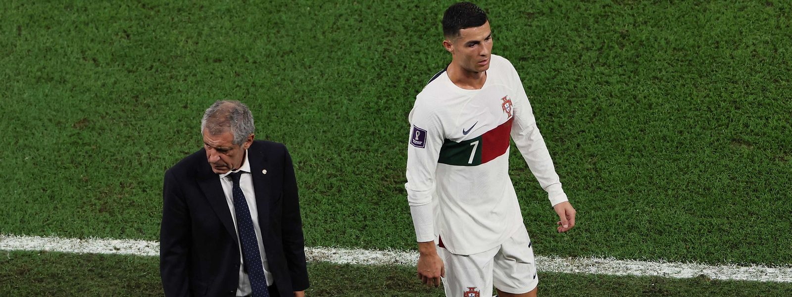 Cristiano Ronaldo e Fernando Santos, no final do jogo com a Coreia do Sul. 