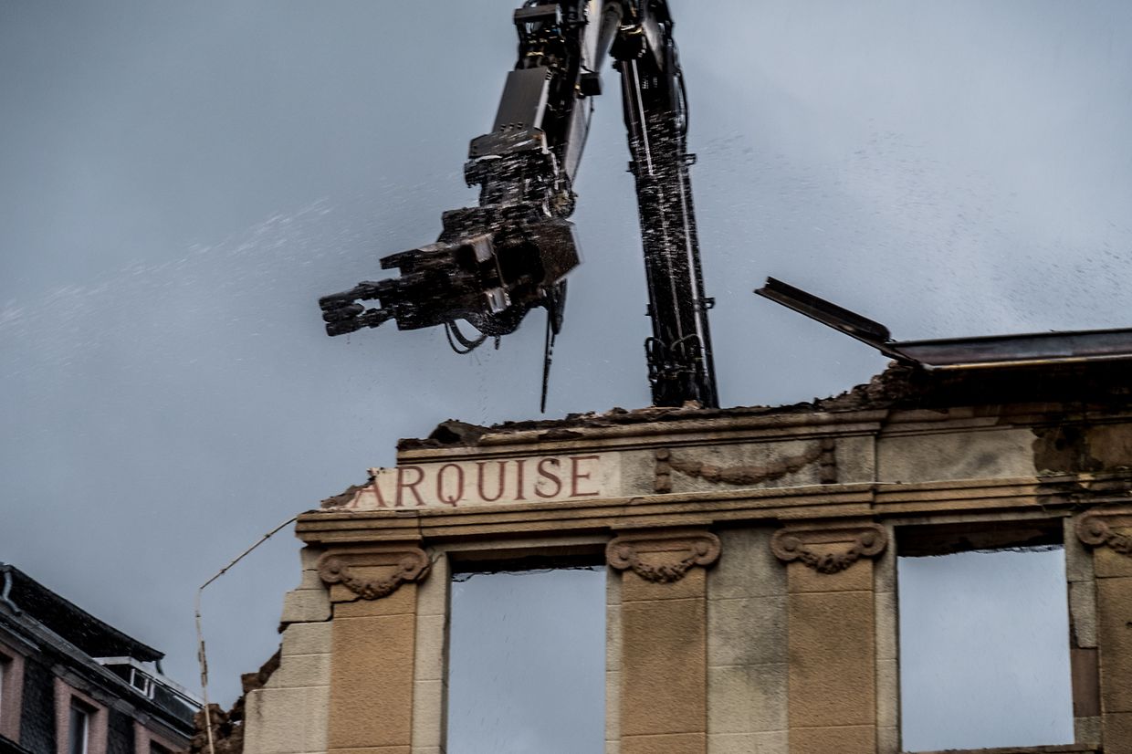 Obras de demolição da fachada em 2017. 