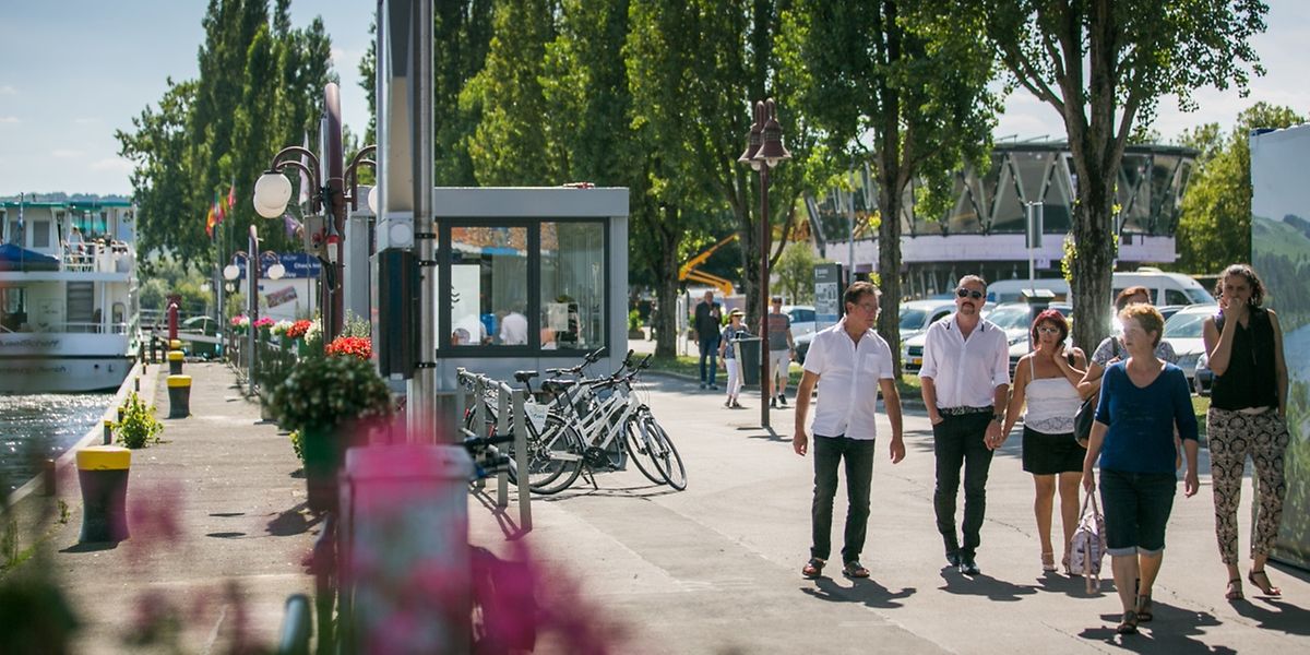 Die Esplanade zieht Besucher aus nah und fern an. Das Touristenzentrum „Gare routière“ (hinten rechts) ist der ganze Stolz von Bürgermeister Henri Kox.