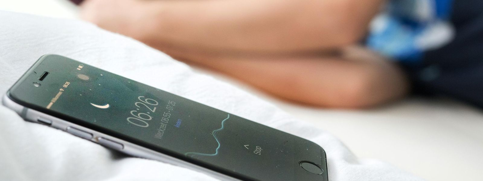 Apps wie Sleep Cycle Alarm Clock messen auch die Bewegungen im Schlaf.