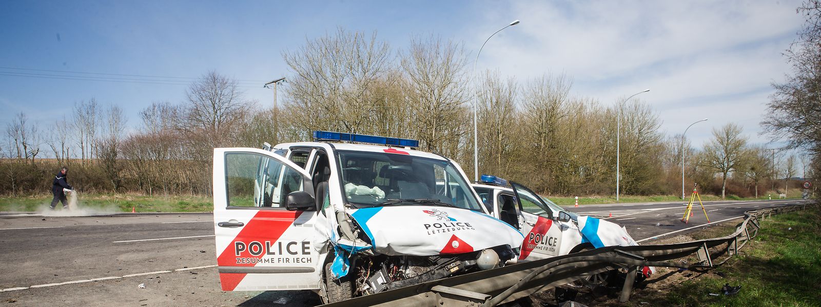 Der Polizeibus hatte den Streifenwagen am 14. April 2018 gegen 2 Uhr mit voller Wucht erfasst, als das Auto ein Wendemanöver durchführte. 