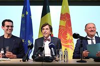 (From L) Ecolo co-chairman Jean-Marc Nollet, PS chairman Elio Di Rupo and MR's Willy Borsus answer the press on the formation of a new Walloon Government, on September 9, 2019, in Namur. - PS, MR and Ecolo will govern together. (Photo by BENOIT DOPPAGNE / BELGA / AFP) / Belgium OUT