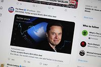 CHICAGO, ILLINOIS - APRIL 25: In this photo illustration, news about Elon Musk's bid to takeover Twitter is tweeted on April 25, 2022 in Chicago, Illinois. It was announced today that Twitter has accepted a $44 billion bid from Musk to acquire the company. (Photo Illustration by Scott Olson/Getty Images)
== FOR NEWSPAPERS, INTERNET, TELCOS & TELEVISION USE ONLY ==