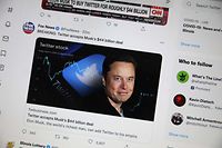 CHICAGO, ILLINOIS - APRIL 25: In this photo illustration, news about Elon Musk's bid to takeover Twitter is tweeted on April 25, 2022 in Chicago, Illinois. It was announced today that Twitter has accepted a $44 billion bid from Musk to acquire the company. (Photo Illustration by Scott Olson/Getty Images)
== FOR NEWSPAPERS, INTERNET, TELCOS & TELEVISION USE ONLY ==