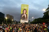 Unterstützer der taiwanischen Präsidentin Tsai Ing-wen von der DPP während eines Wahlkampfauftritts.