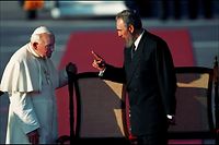 CUBA - JANUARY 21:  Pope John Paul II Arrives in Havana, Cuba on January 21, 1998 - Welcome Ceremony at Jose Marti Airport.  (Photo by Antonio RIBEIRO/Gamma-Rapho via Getty Images)