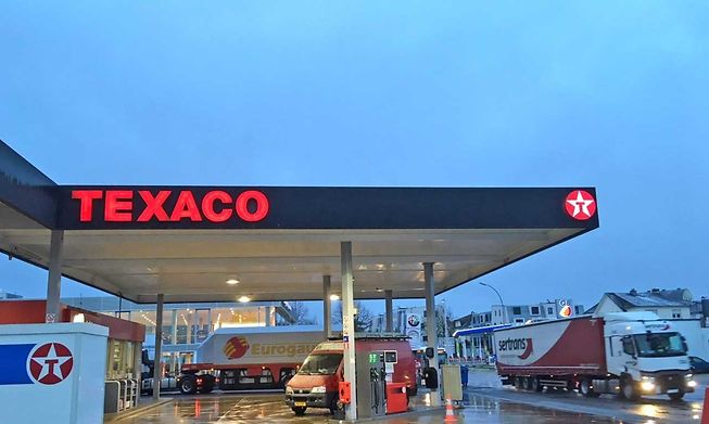 Trucks fuelling at a petrol stations in Dudelange paid extra for fuel last month, one of the chief reasons Luxembourg's consumer prices rose by 4%, reports said.