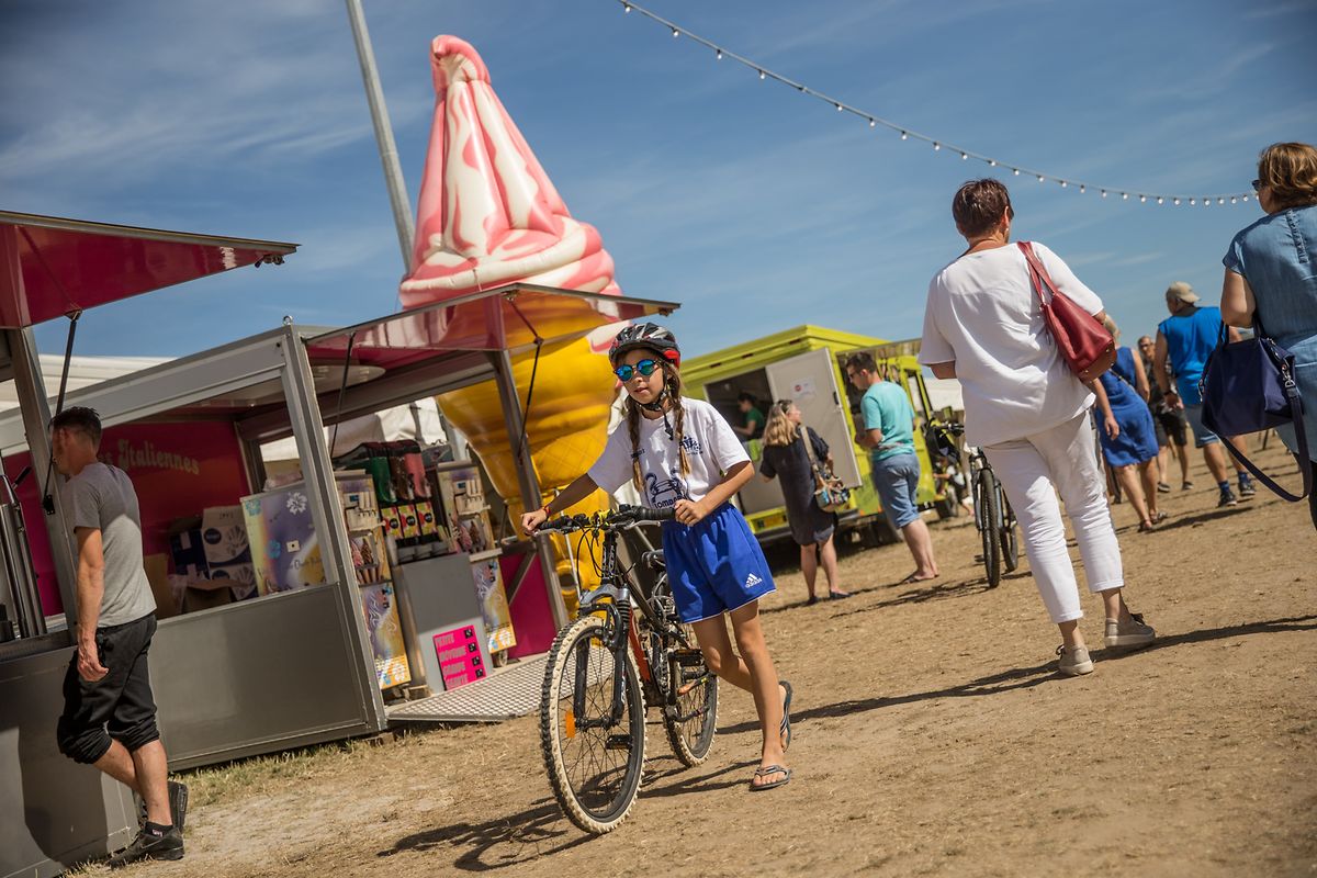 Nicht jeder hat schon mal das Weinfest in Stadtbredimus bei Tageslicht gesehen. Am Sonntagnachmittag war aber auch einiges hier los. 