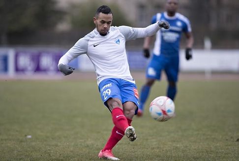 PH: Etzella prend la tête