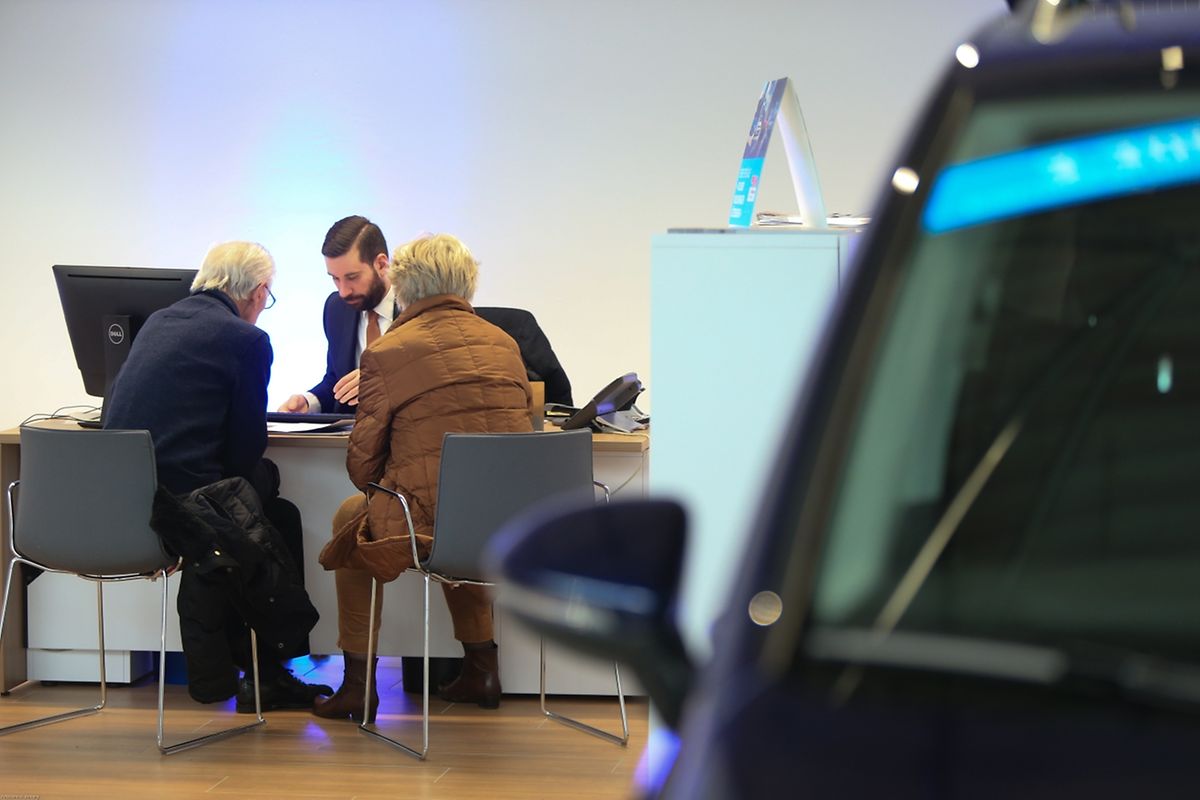 Wer sein Traumauto gefunden hat, kann sich über die Kaufdetails informieren und gleich einen Vertrag abschließen. 