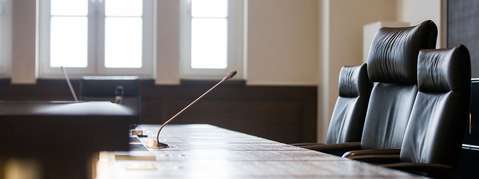 Wer sich ein Objekt mit pornografischem Charakter, das eine minderjährige Person darstellt, angesehen hat, es erworben hat oder im Besitz eines solchen ist, riskiert ein Strafverfahren.