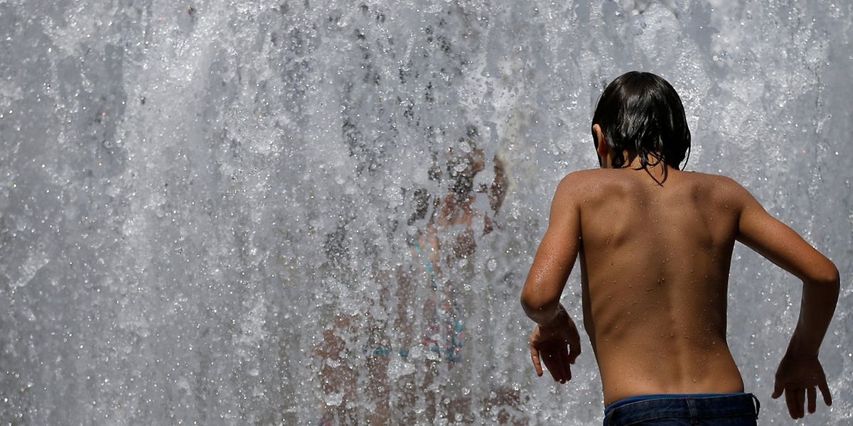 Viel Wasser trinken bleibt auch in den kommenden Tagen angesagt.